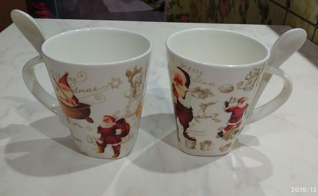 Чашки с ложечками 2 штуки новогодние