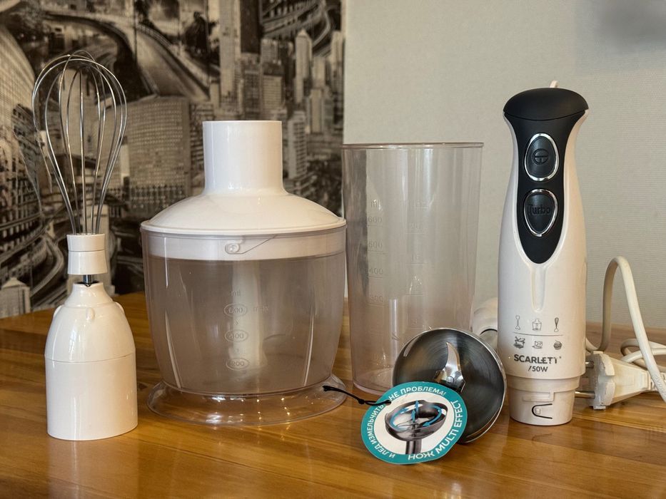 Блендер Scarlett SC-HB42F28 | Повний комплект | Не працює основа