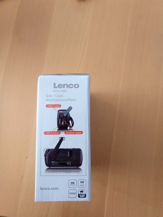 Rádio Lenco solar com manivela