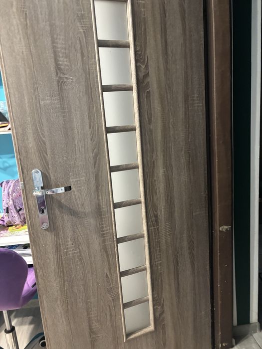 Drzwi 80 lewe z klamkami