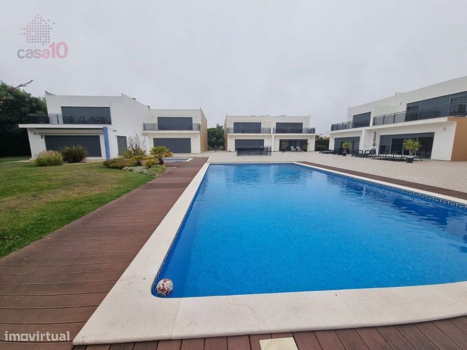 Arrenda-se Moradia em Condomínio Fechado, Piscina em Magoito