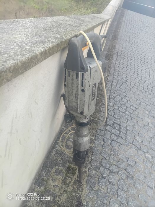 Martelo demolidor Titan