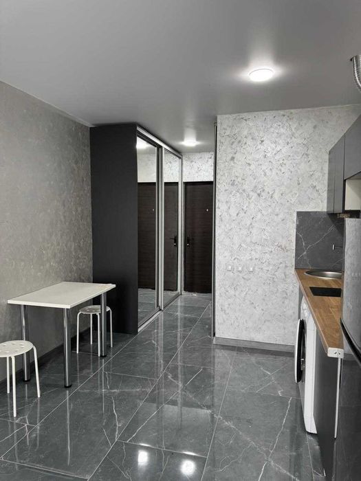 Gg  Продам 1 комн. квартиру - студию в центре города