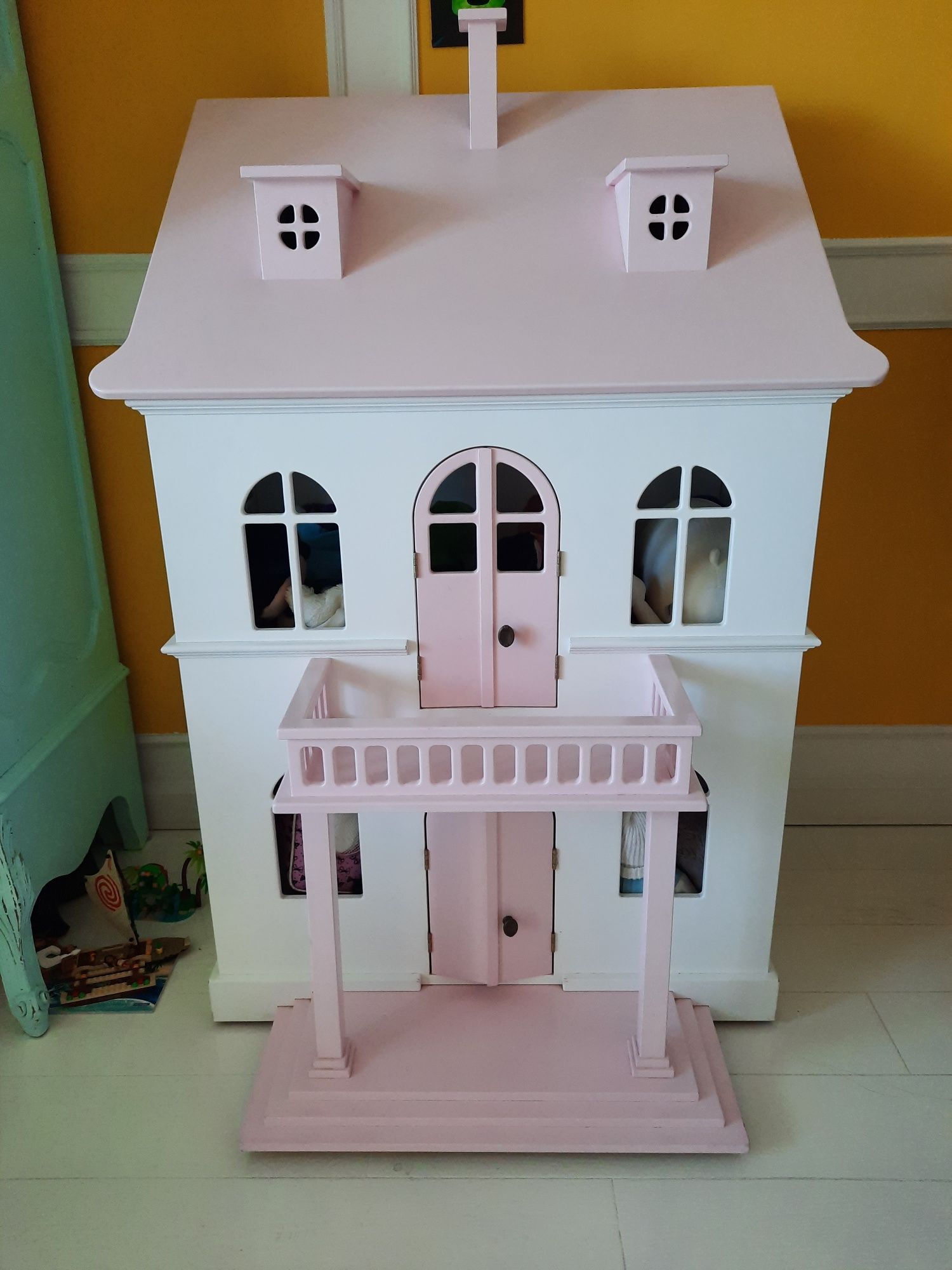 Duży drewniany domek szafa komoda do pokoju dziewczynki