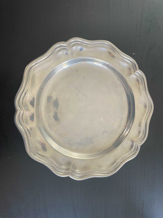Conjunto de 7 pratos de estanho