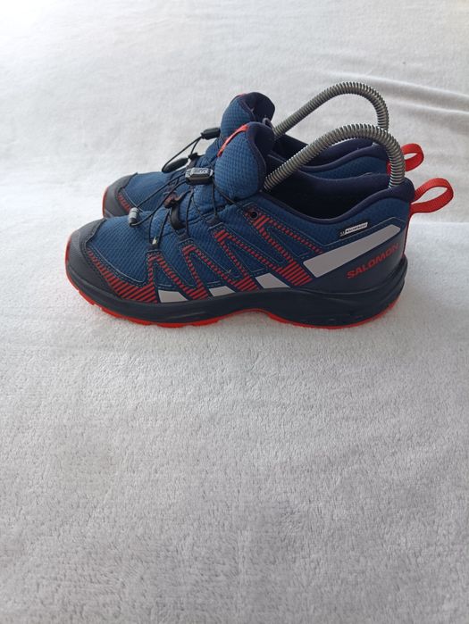 Женские кроссовки Salomon waterproof р39