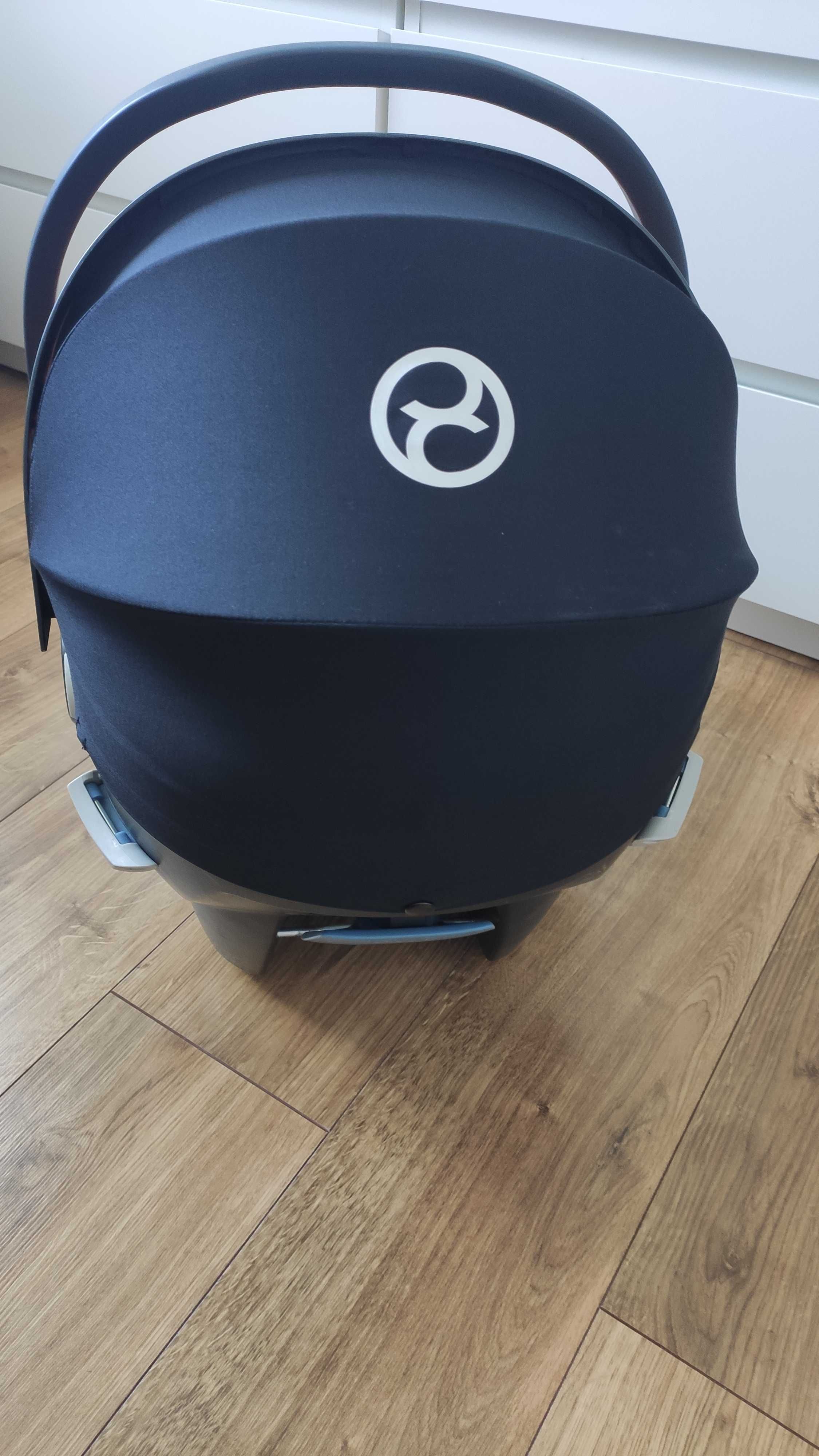 Zestaw: Cybex Aton 5 + baza + kombinezon zimowy + adaptery Bebetto