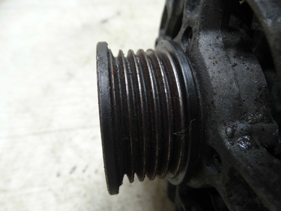 Генератор Skoda Fabia Шкода Фабія 1999-2003 1.0 1.4 бензин 047903015Q