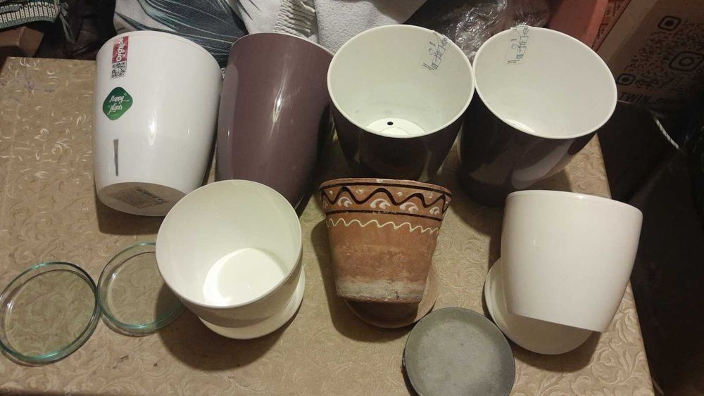 Горшки самоувлажняющиеся глубокие и керамика  разные дешево