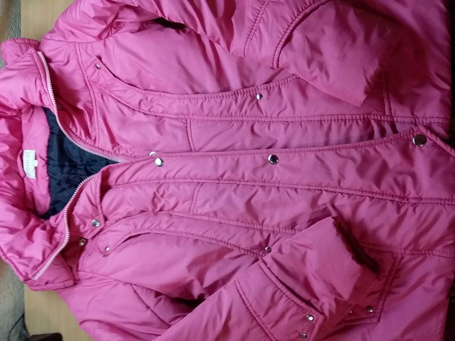 Куртка женская, легкая цвет корал