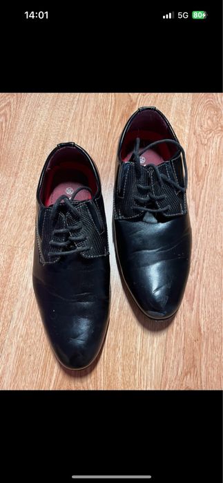 Buty eleganckie chłopięce roz. 35