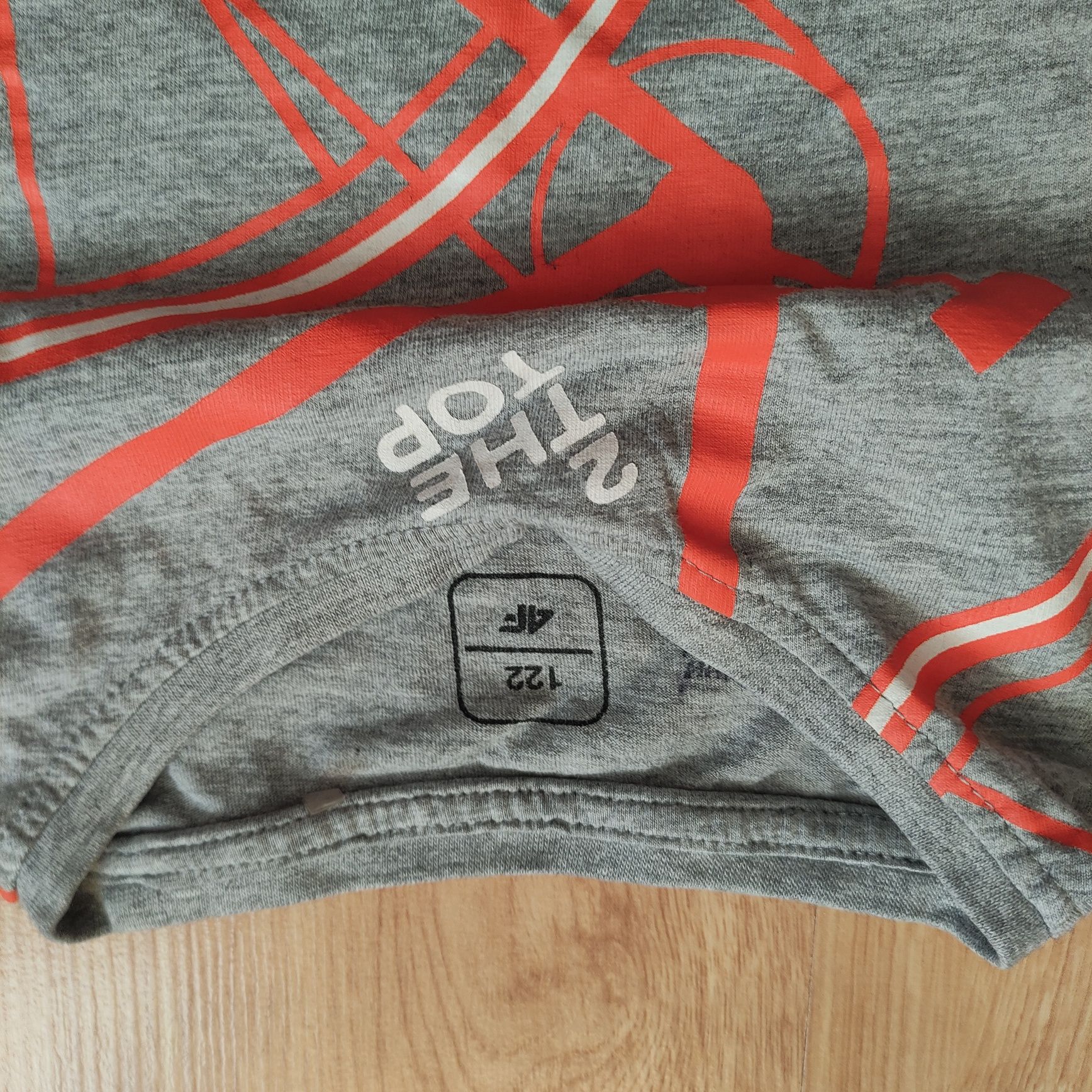 T-shirt rozmiar 122