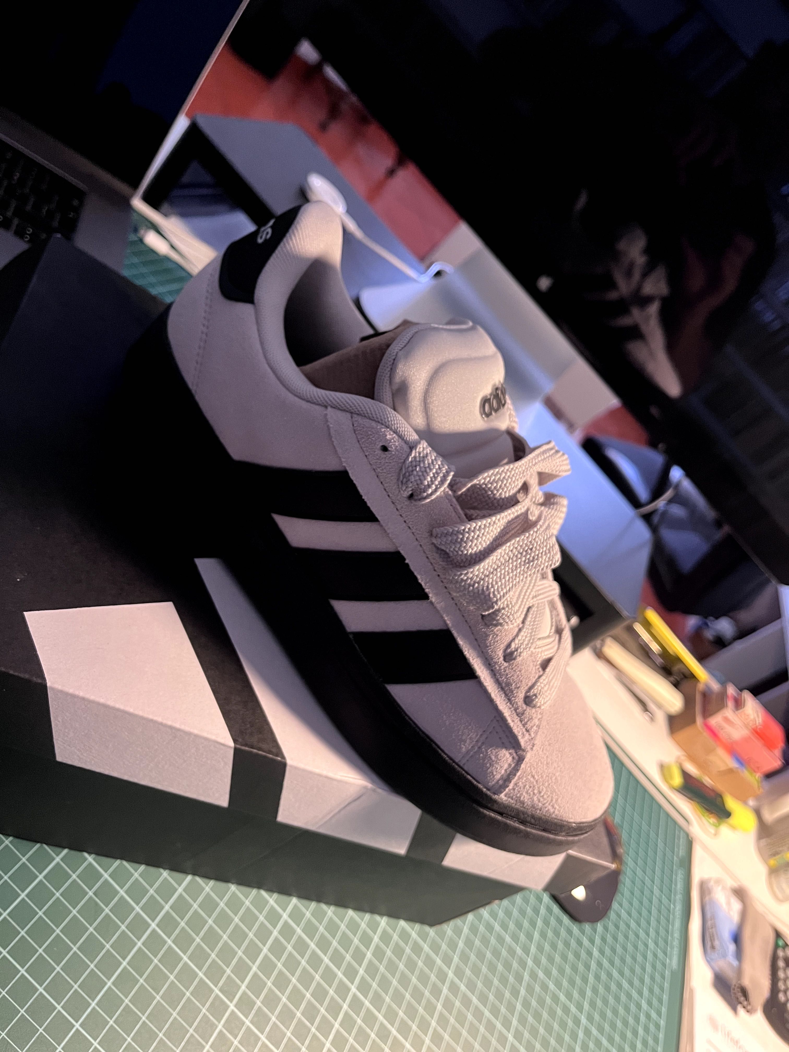 Sapatilhas Adidas  "Grand Court Alpha 00s"