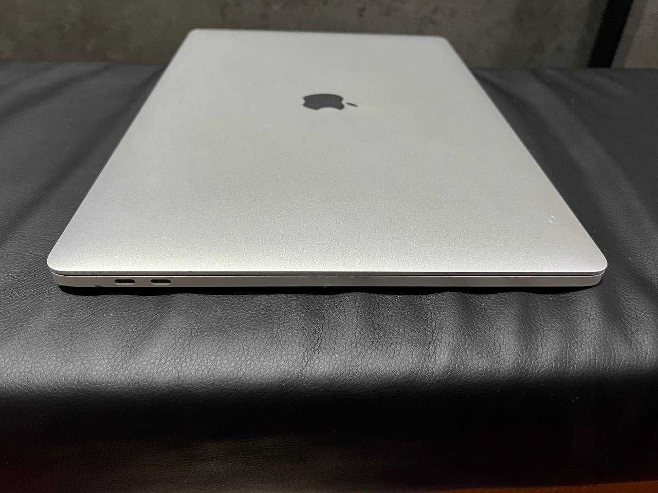 Ноутбук Apple MacBook Pro 16 (2019) A2141  i7 16gb 512 GB SSD