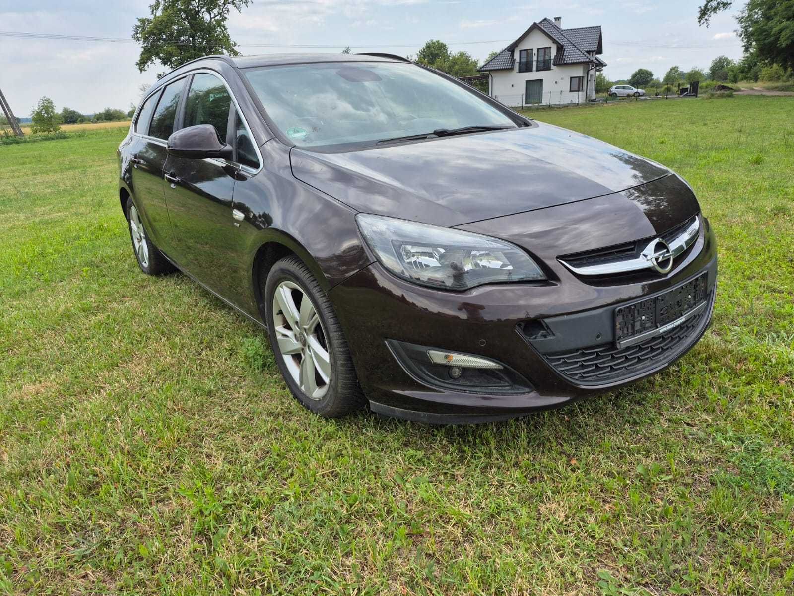 Ładny Opel Astra J, 1.7D. Klima, Navi, kamera itp.z Niemiec. 179tyś km