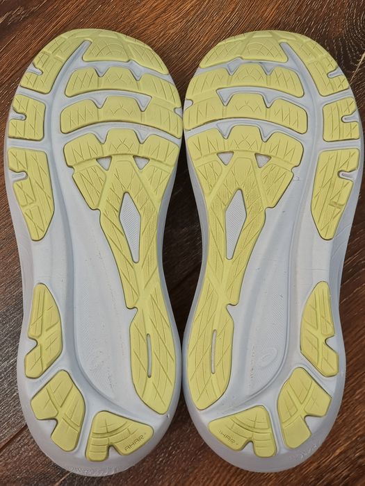 Оригінал 100% чоловічі кросівки asics gt 2000  13  euro 44