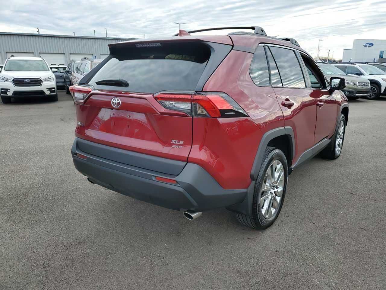 Toyota RAV4 XLE Premium 2021