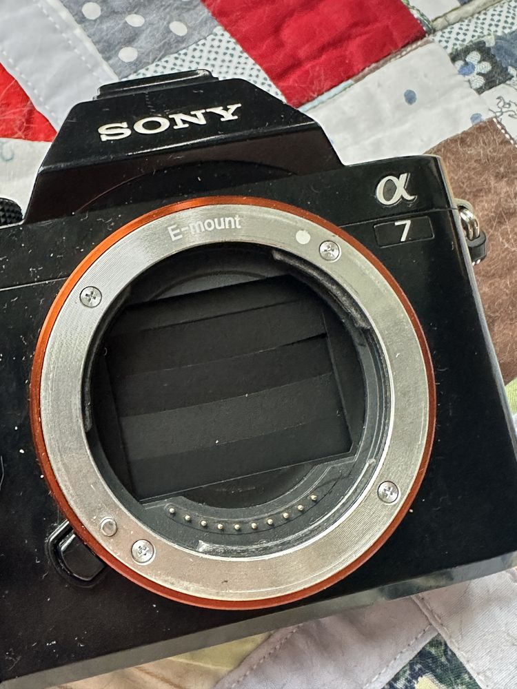Продам Sony A7 (перша версія) на запчастини