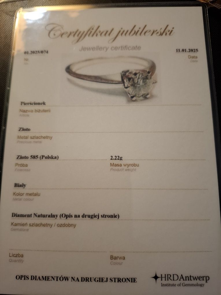 Złoty pierscionek W.Kruk z brylancikiem