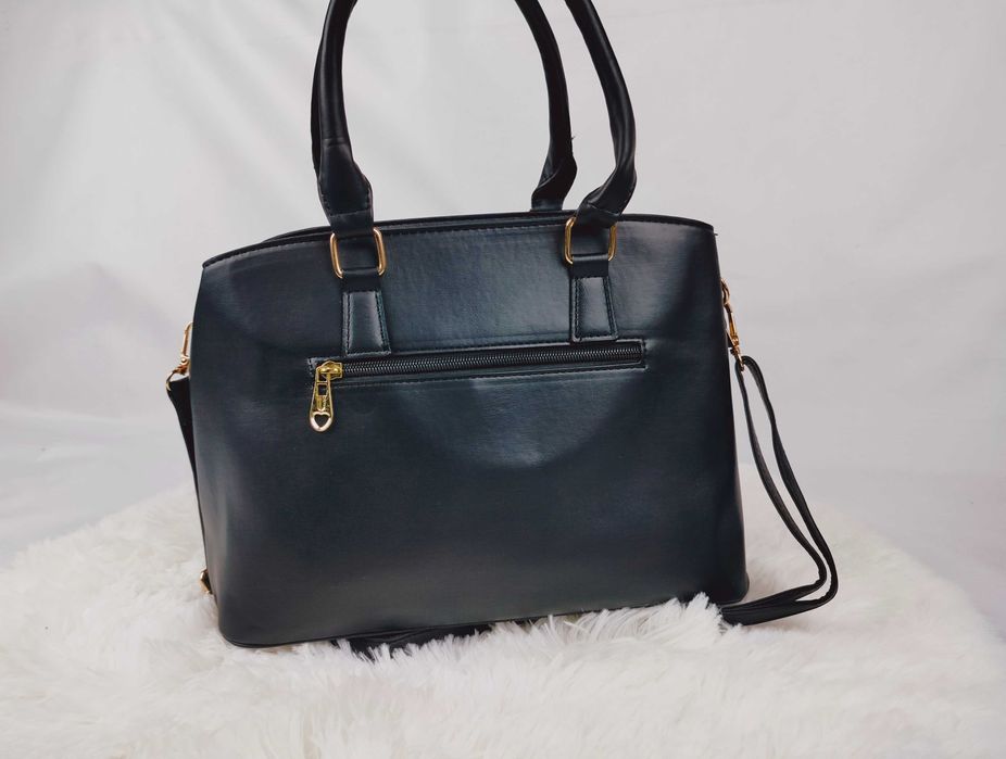 Nowy zestaw torebek w kolorze czarnym do ręki i na ramię