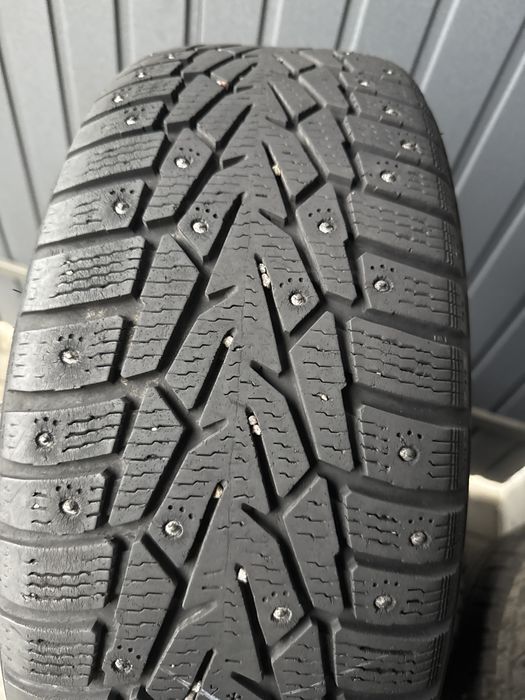 Шини резина 215/65/16 r16 Nokian комплект зимні