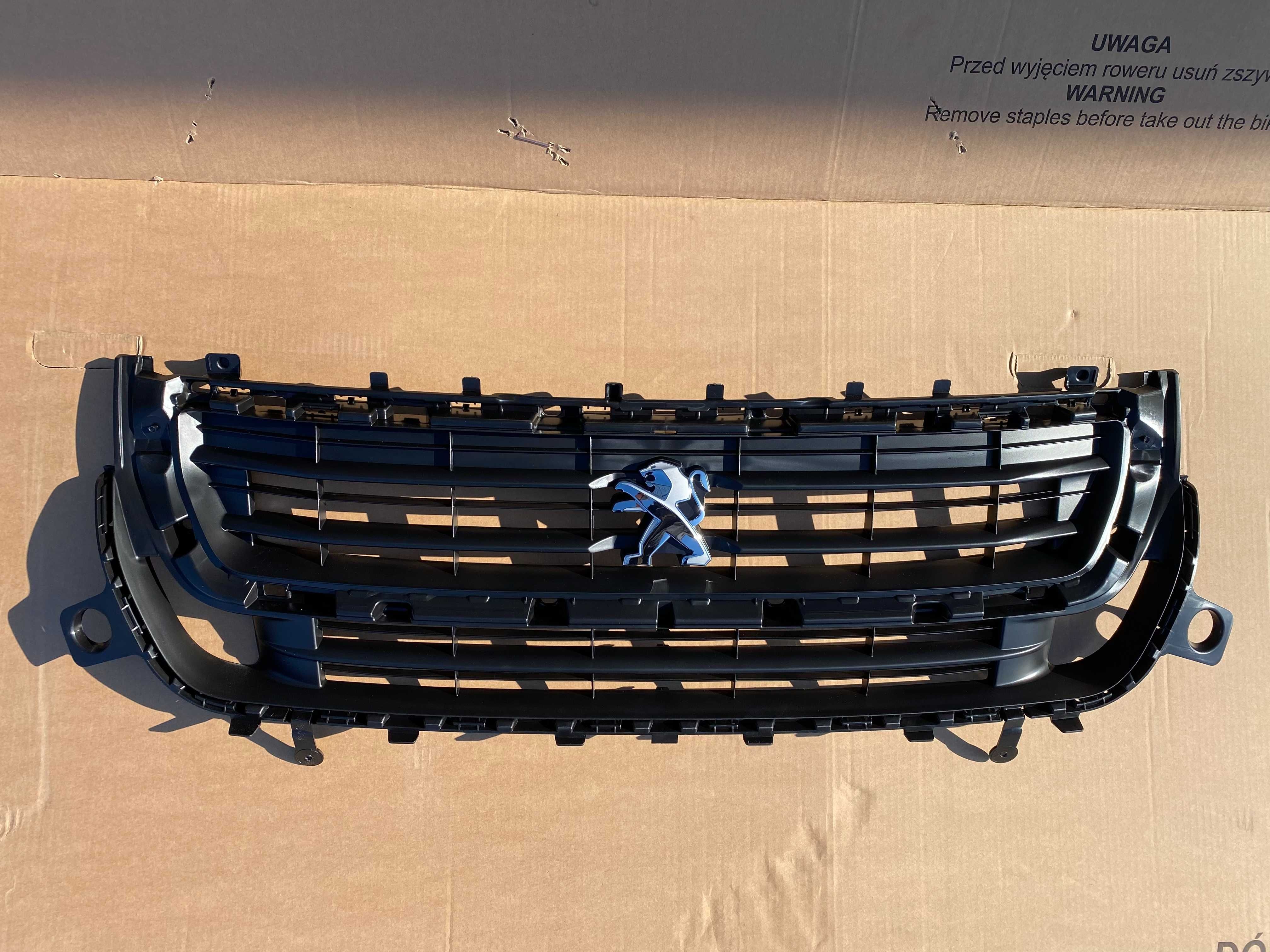 PEUGEOT PARTNER 2015 - grill atrapa nowa oryginalna