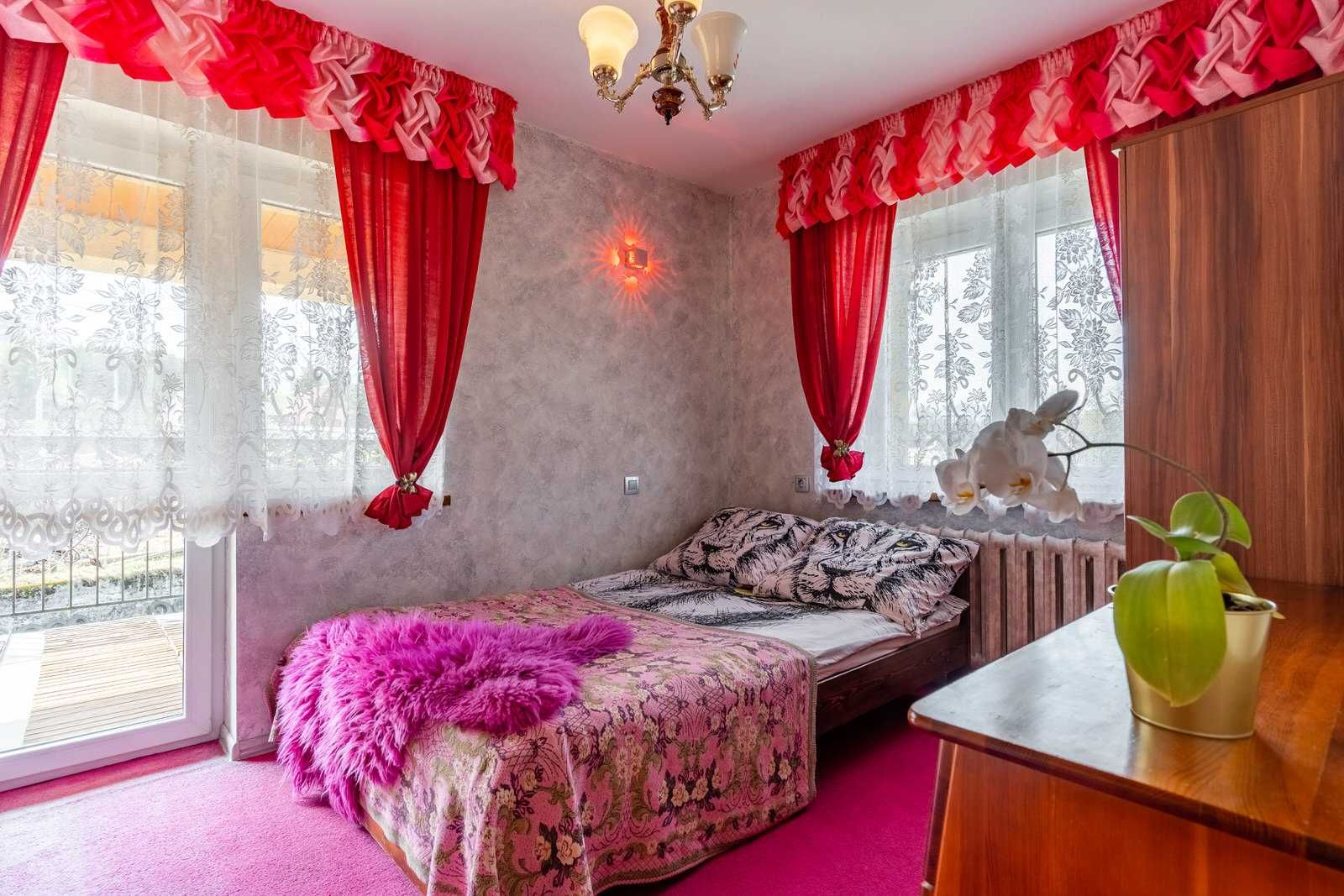 pokoje typu studio każdy z łazienką, aneksem kuchennym balkonem widok