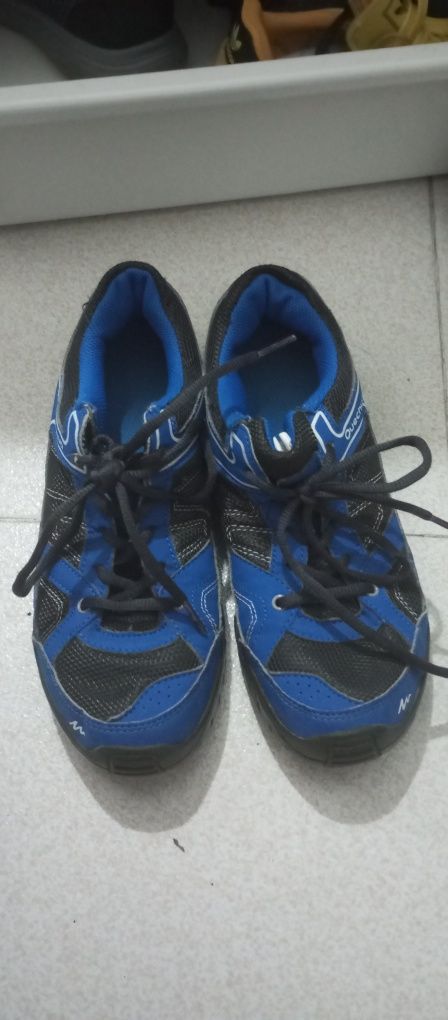 Tenis azuis Quechua