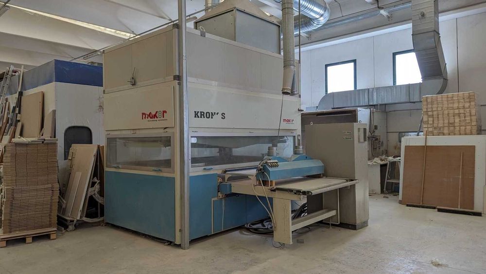 Покриття лаком, фарбування МДФ, ДСП, фанери, Гіпсокартона.