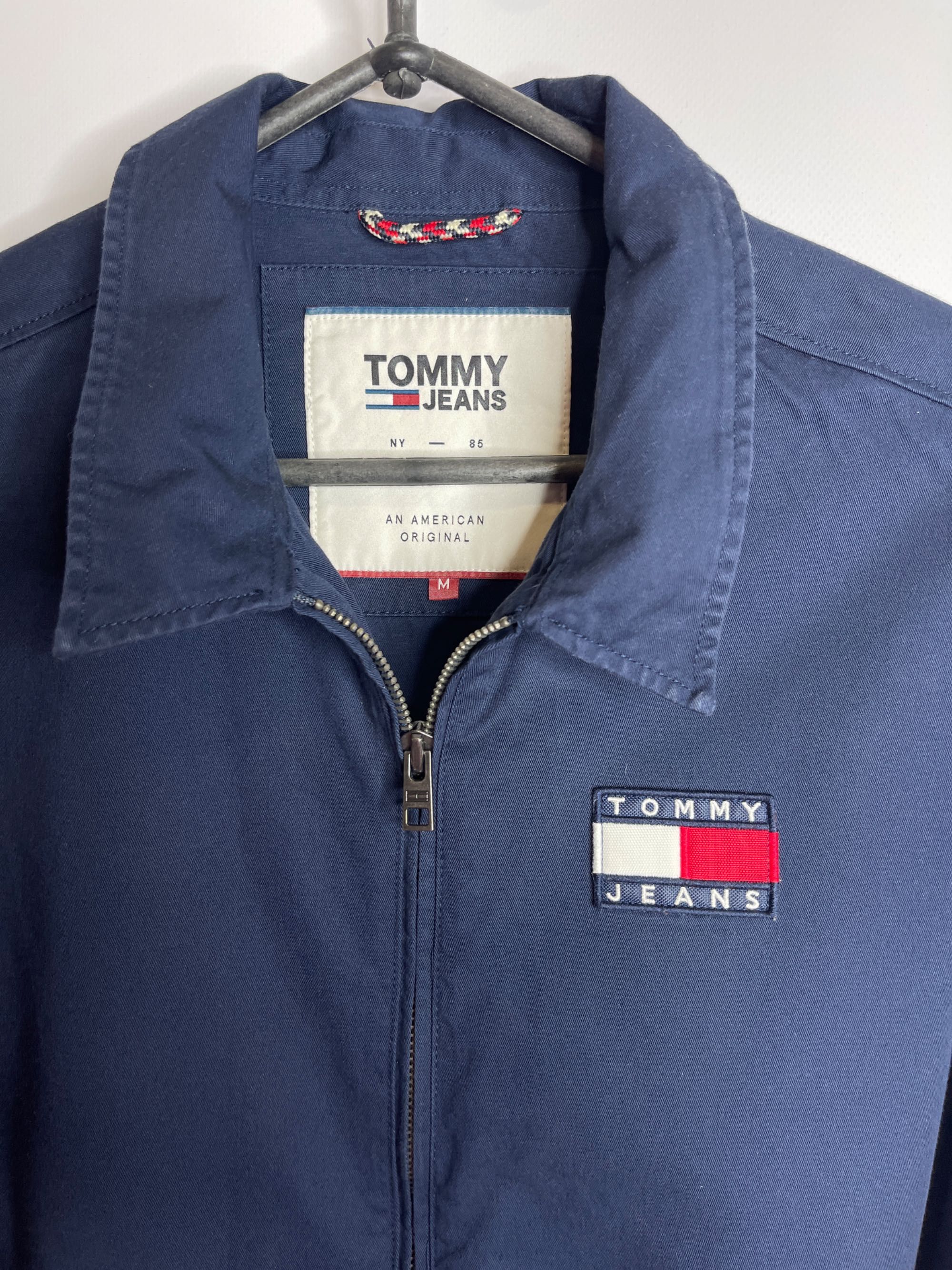 Куртка вітрівка Tommy Hilfiger розмір м