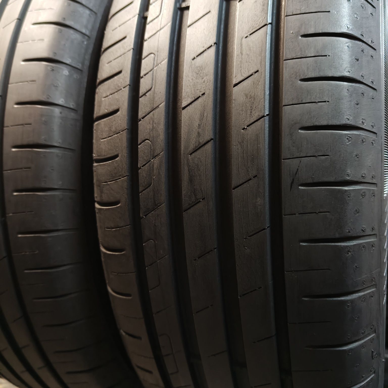 205/60/16 Sprzedam parę opon letnich Goodyear