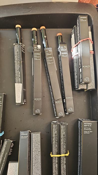 Олівці корекційні kiko milano тон є різний ціна шара .