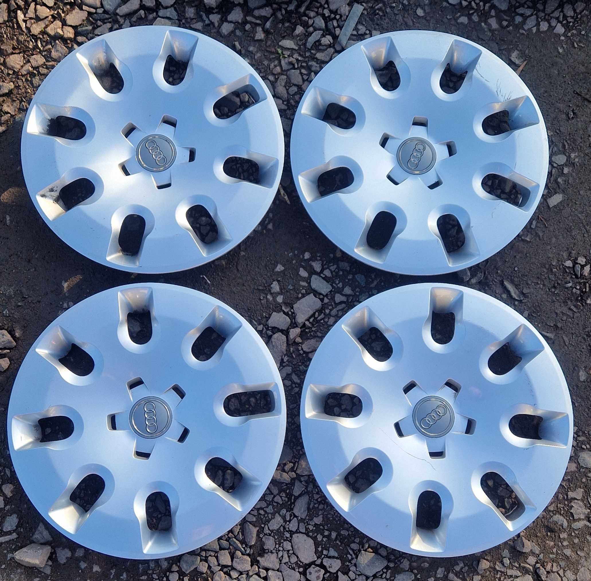 Kołpaki oryginalne 15" Audi 8X0601.147 Kpl.