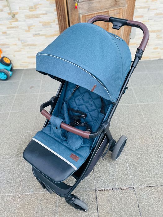 Коляска прогулянкова Carrello Bravo