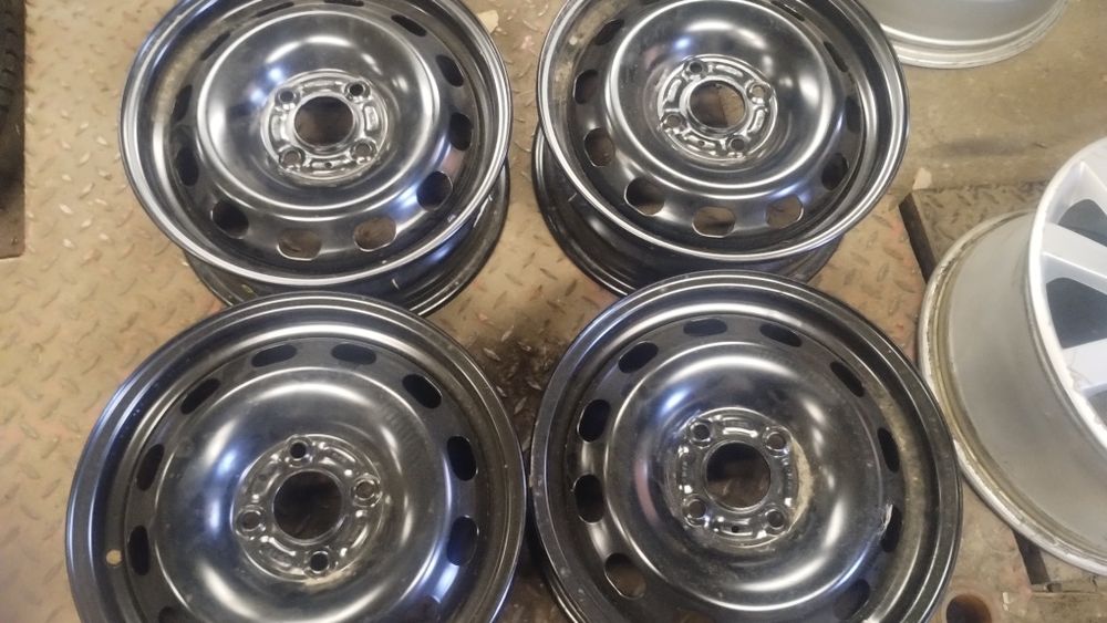 4x108 15 cali felgi stalowe z zapasów et 47,5 ford  montaż