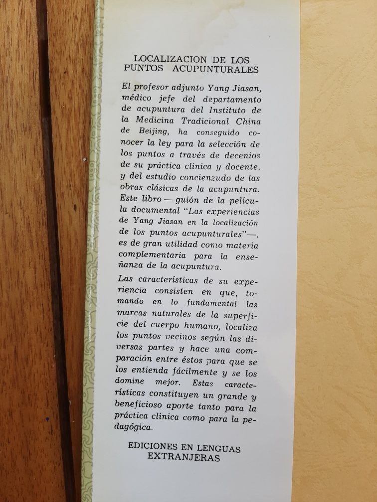 Livro Fundamentos de Acupuntura y Moxibustion de China