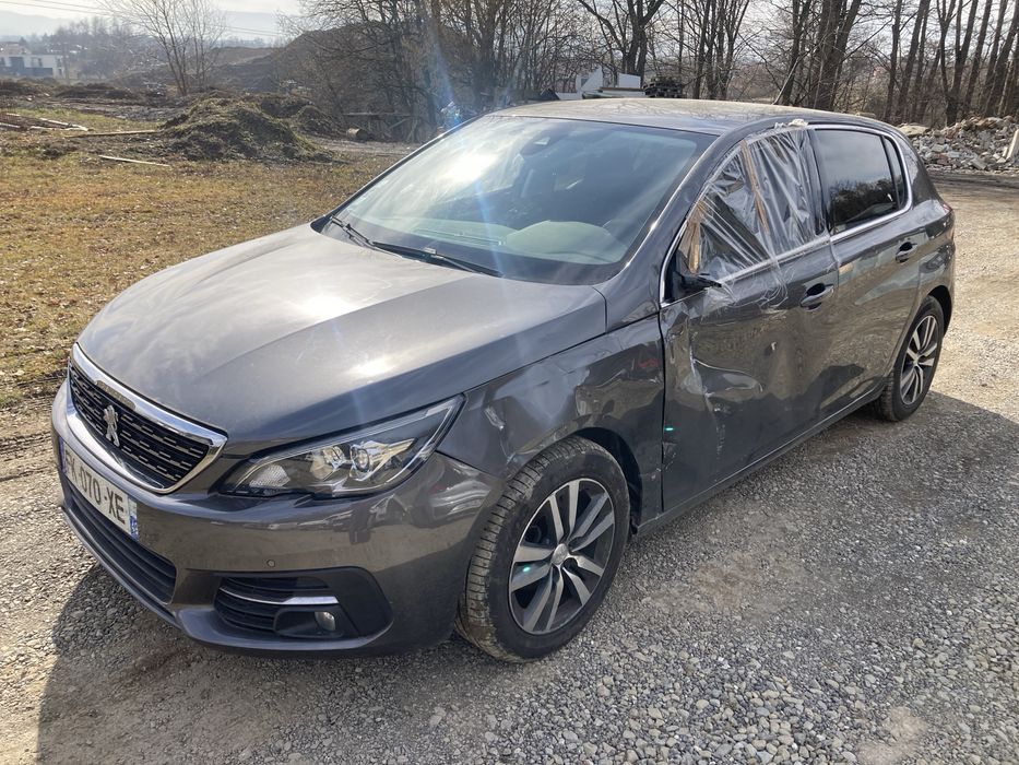 Silnik ,   przebieg 55 tys . Z 2019 rok maska zderzak szyby  ok