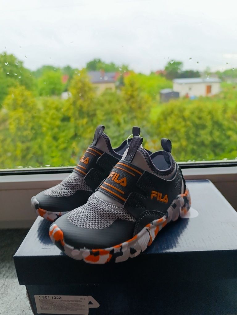 Buty sneakersy chłopięce Fila rozmiar 25