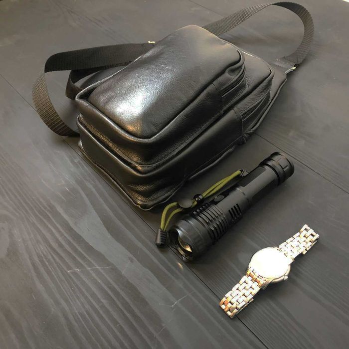 сумка чоловіча - бананка, слінг нагрудна з натуральної шкіри