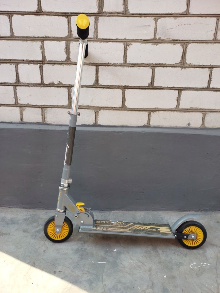 Продам самокат дитячий