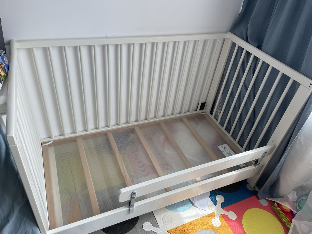 (Gocław) łóżeczko ikea SUNDVIK 120x60 biale, materac, dodatki