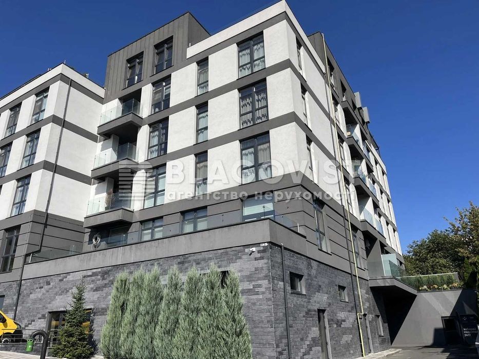 Продаж нежитлового приміщення вул. Університетська