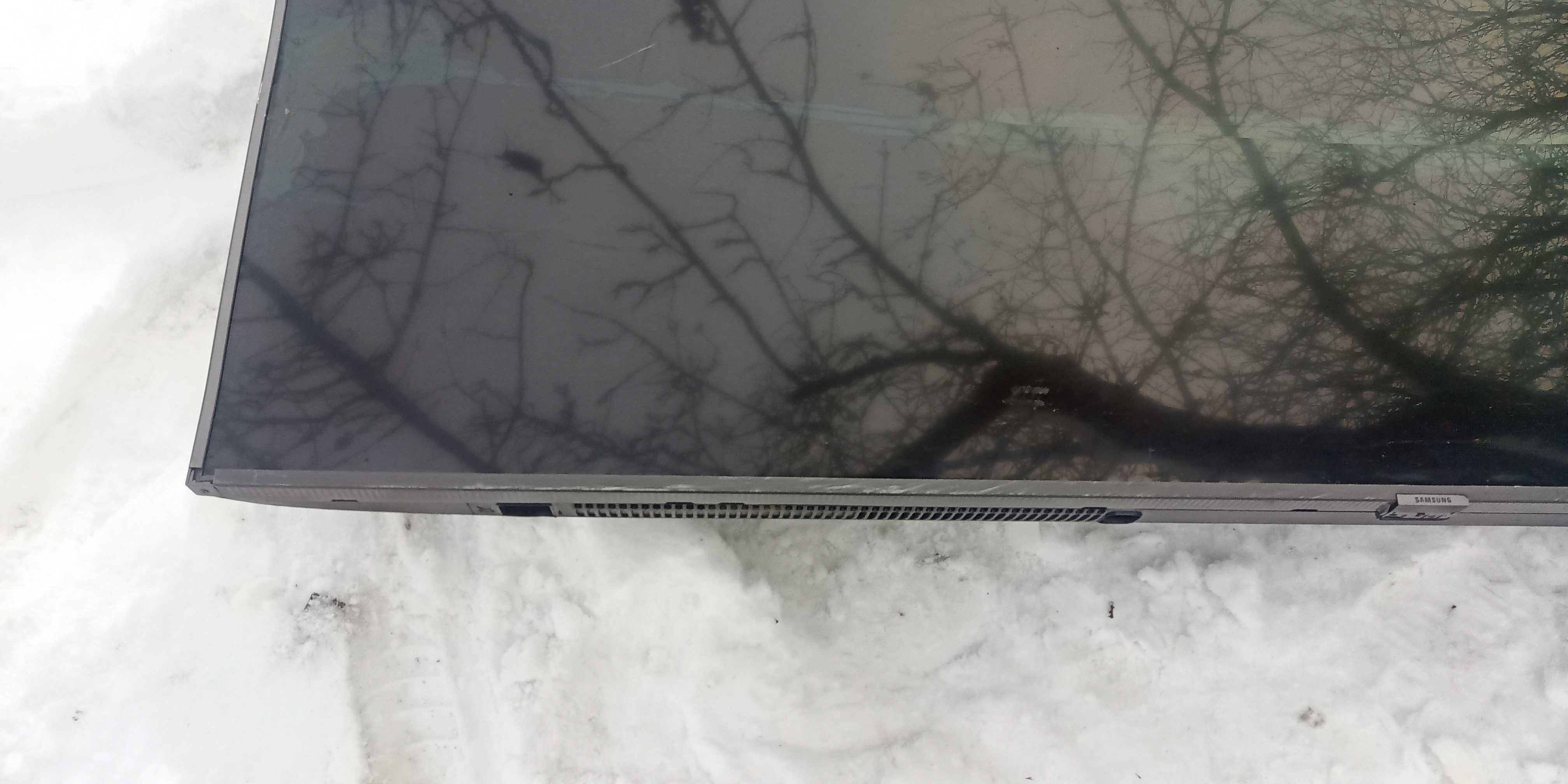 Uszkodzony (rozbita matryca) telewizor Samsung model: UE65TU7102K .
