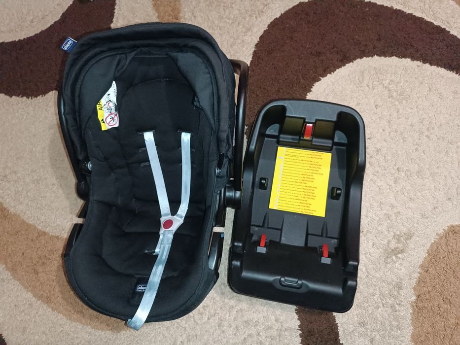 Автокрісло-переноска Chicco Auto-Fix Fast з базою Chicco Isofix Base