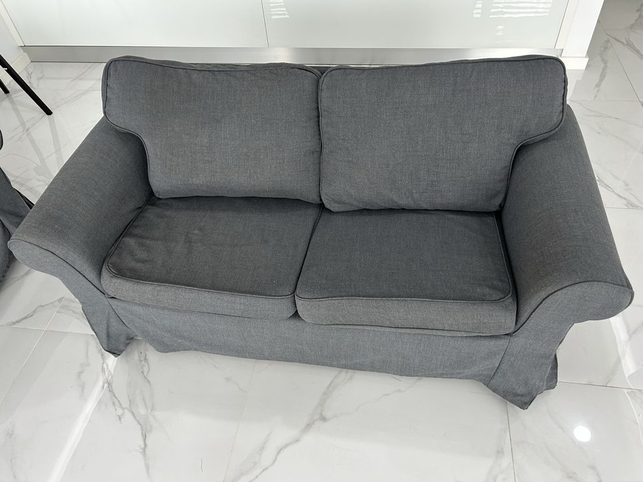 2 sofás de dois lugares da gama ektorp