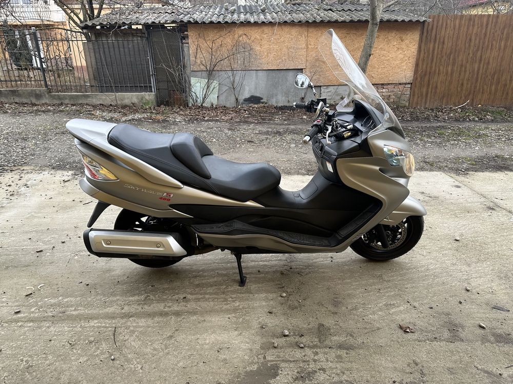 Suzuki skywave 400