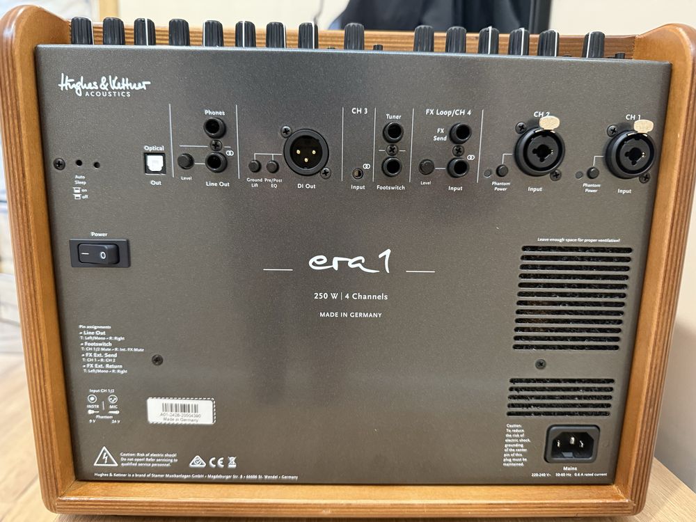 Wzmacniacz Hughes & Kettner era 1 z mikrofonem Sennheiser