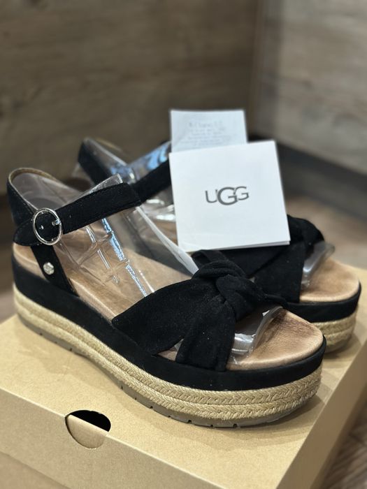 Босоніжки фірми Ugg оригінал