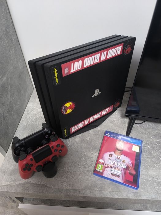 Sony PlayStation 4 pro 1 тб в ідеальному стані терміново