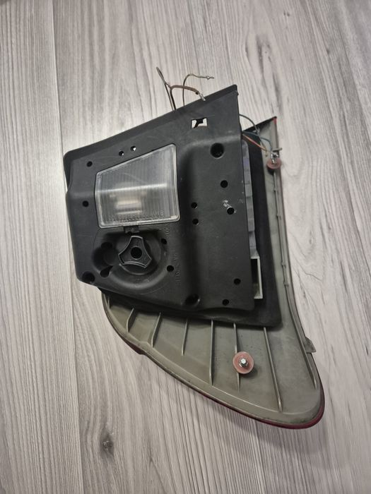 Lampa tylna bmw e46 sedan Prawa
